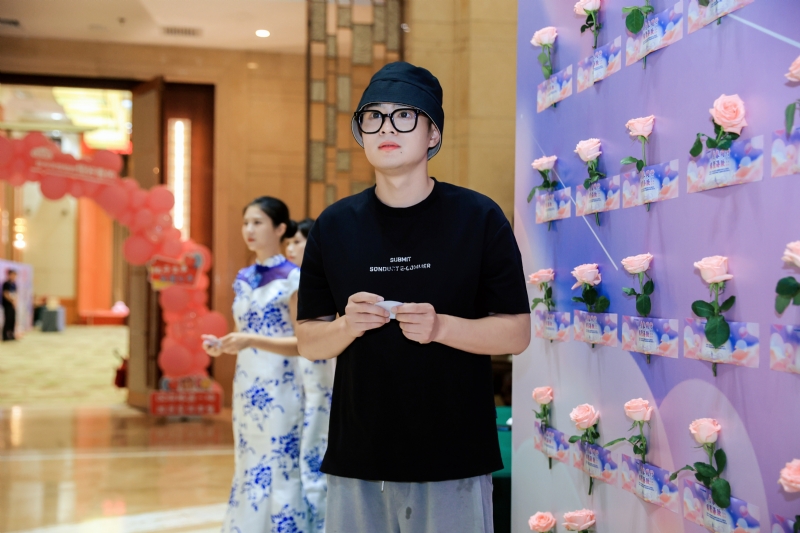 被驯服的象的第一张照片--海口基督教相亲网